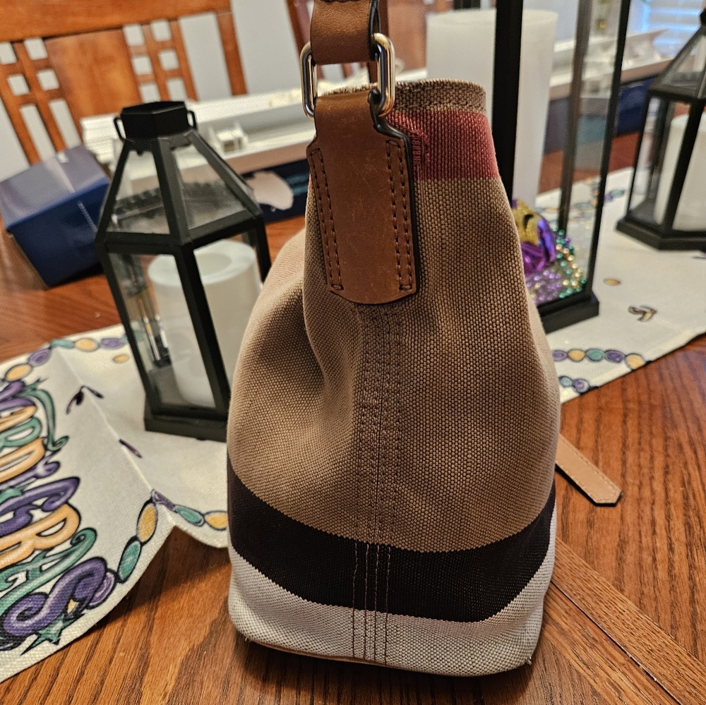 Burberry Ashby Bucket bag - Picture 11 of 12